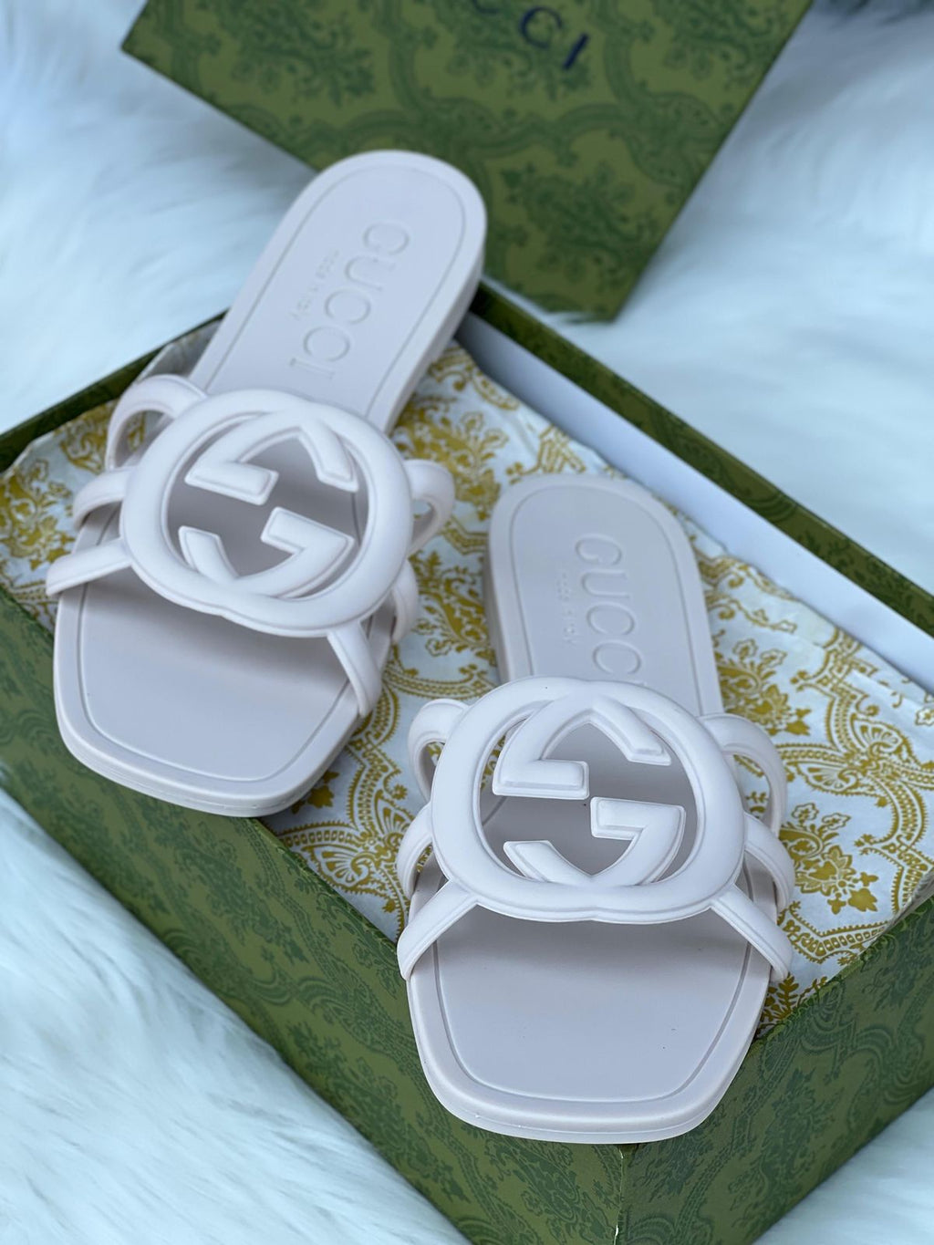 Elegant White GG Logo Slide Sandals for Women