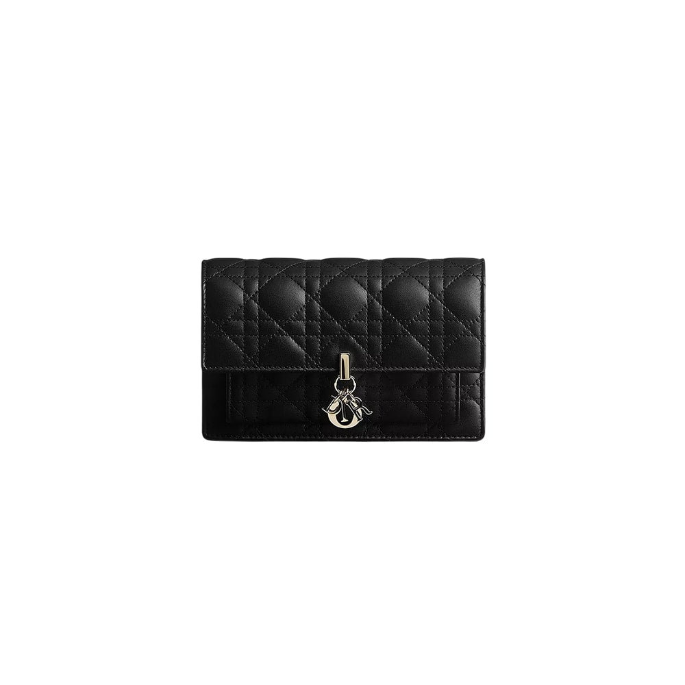 Elegant Black Quilted Shoulder Bag with Gold Chain Strap