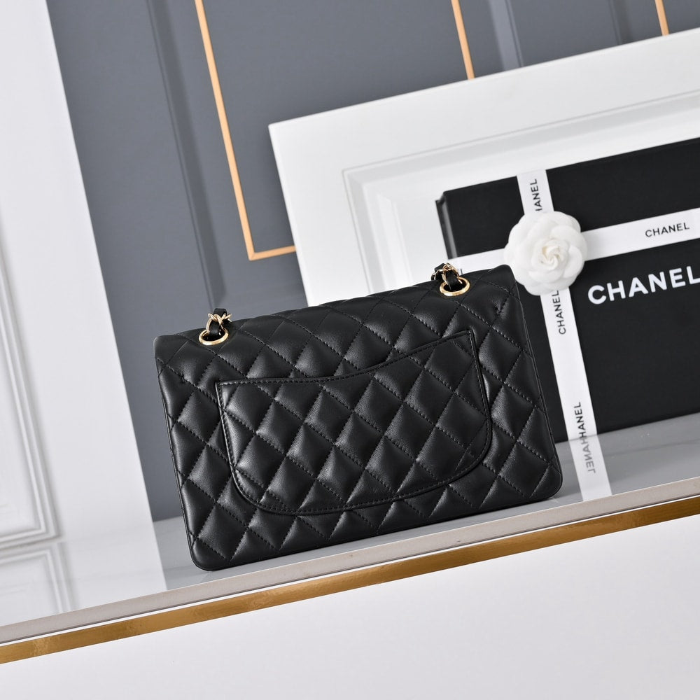 Elegant Black Quilted Shoulder Bag with Gold Chain Strap