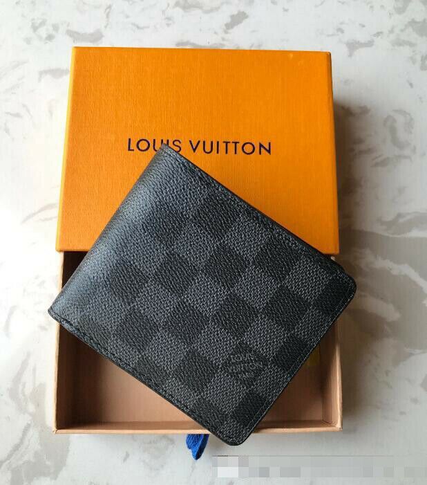 Men’s Luxury Black Checkered Wallet – Premium & Elegant