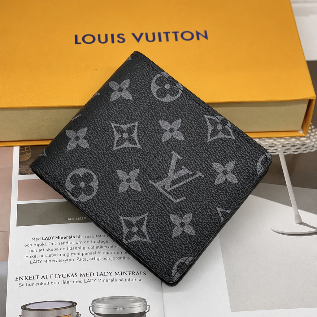 Men’s Luxury Monogram Wallet – Classic & Sophisticated