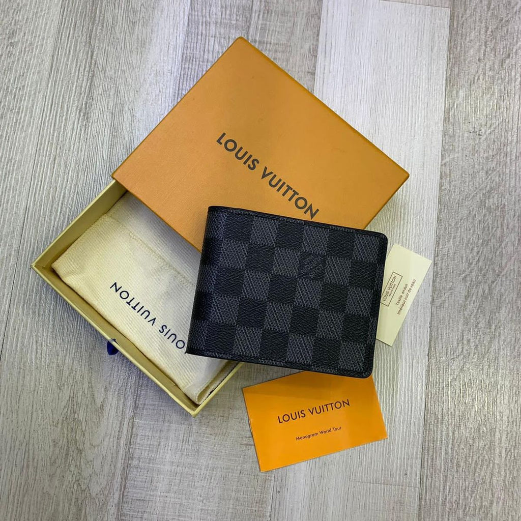 Men’s Luxury Black Checkered Wallet – Premium & Elegant