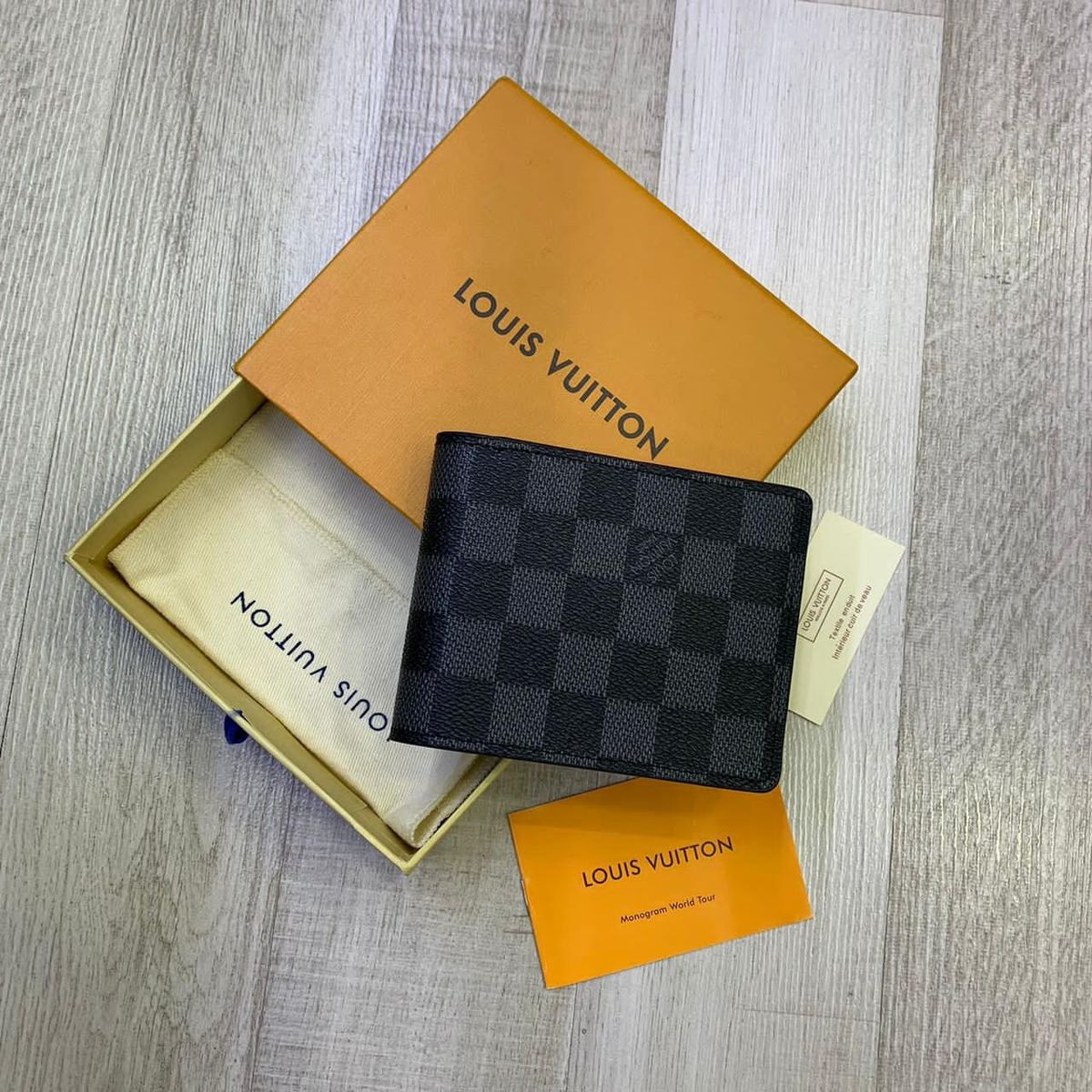 Men’s Luxury Black Checkered Wallet – Premium & Elegant