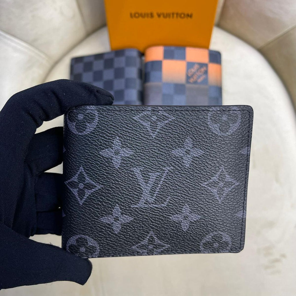 Men’s Luxury Monogram Wallet – Classic & Sophisticated